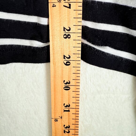 Belldini Womens Knit Top Size White & Black Silver Grommet V Neck Relaxed Size L - Picture 6 of 6